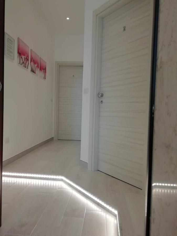 Flamingo Rooms มาร์เกริตา ดิ ซาวอยา ภายนอก รูปภาพ
