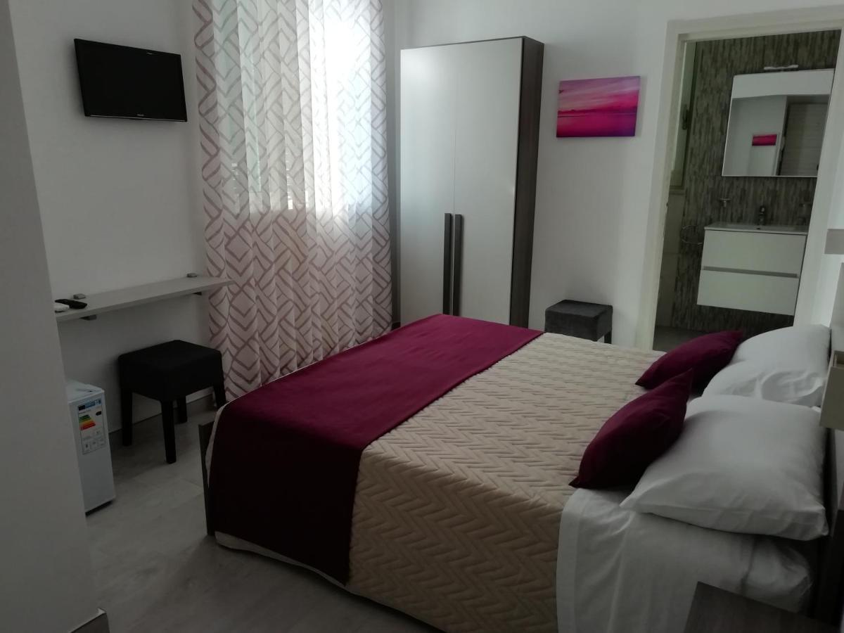 Flamingo Rooms มาร์เกริตา ดิ ซาวอยา ภายนอก รูปภาพ