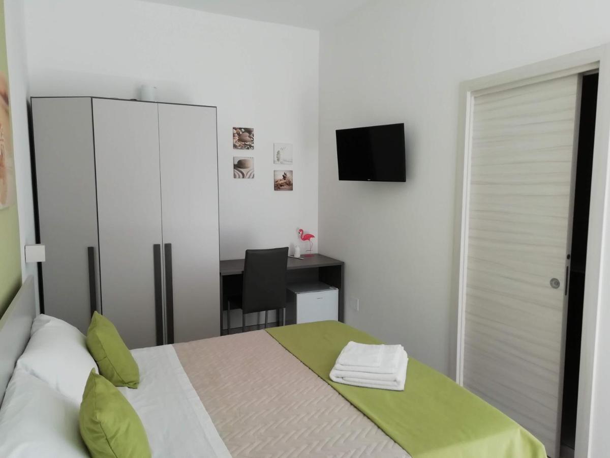 Flamingo Rooms มาร์เกริตา ดิ ซาวอยา ภายนอก รูปภาพ